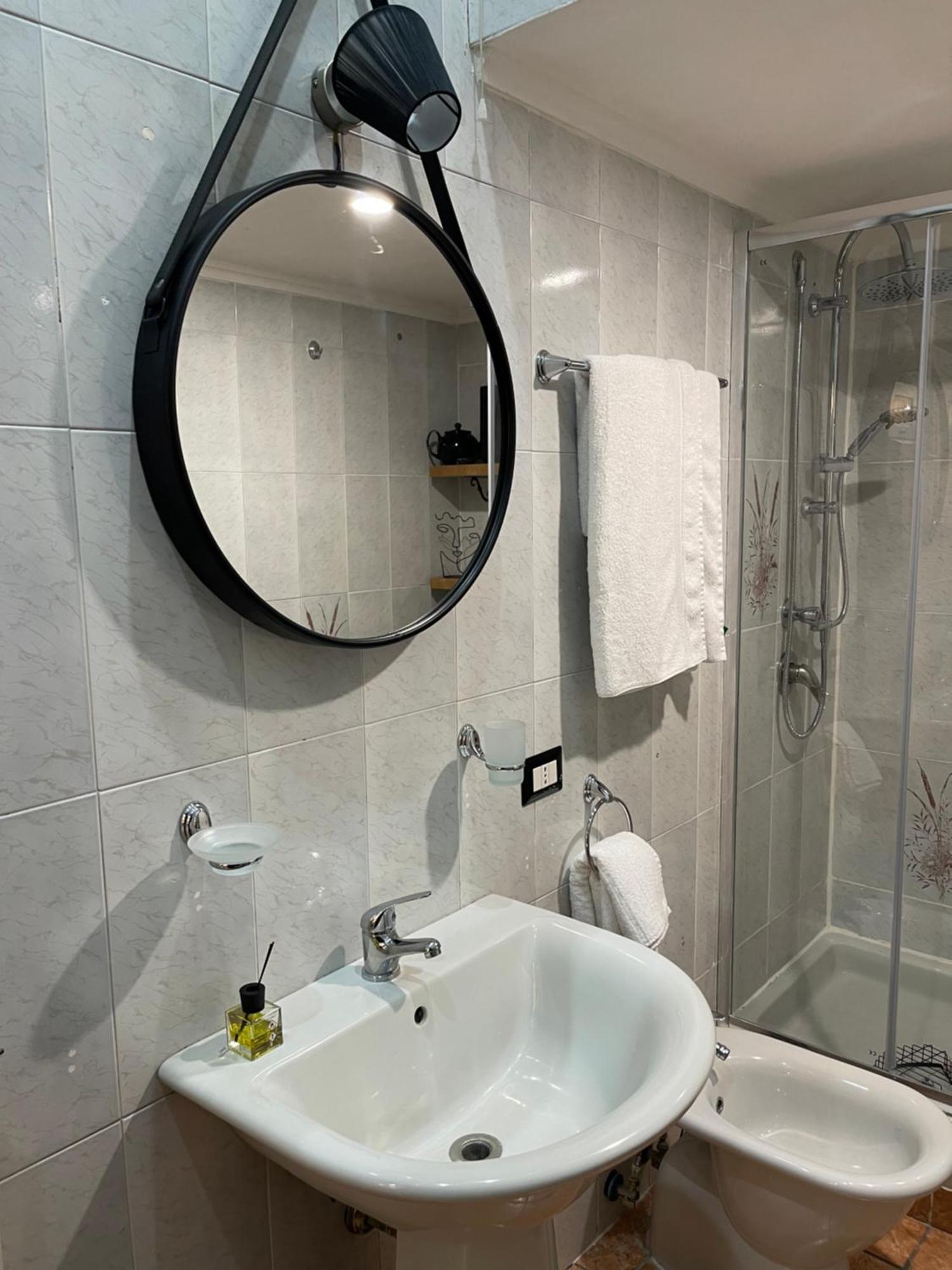 Casa Angelica Apartment Наполи Екстериор снимка